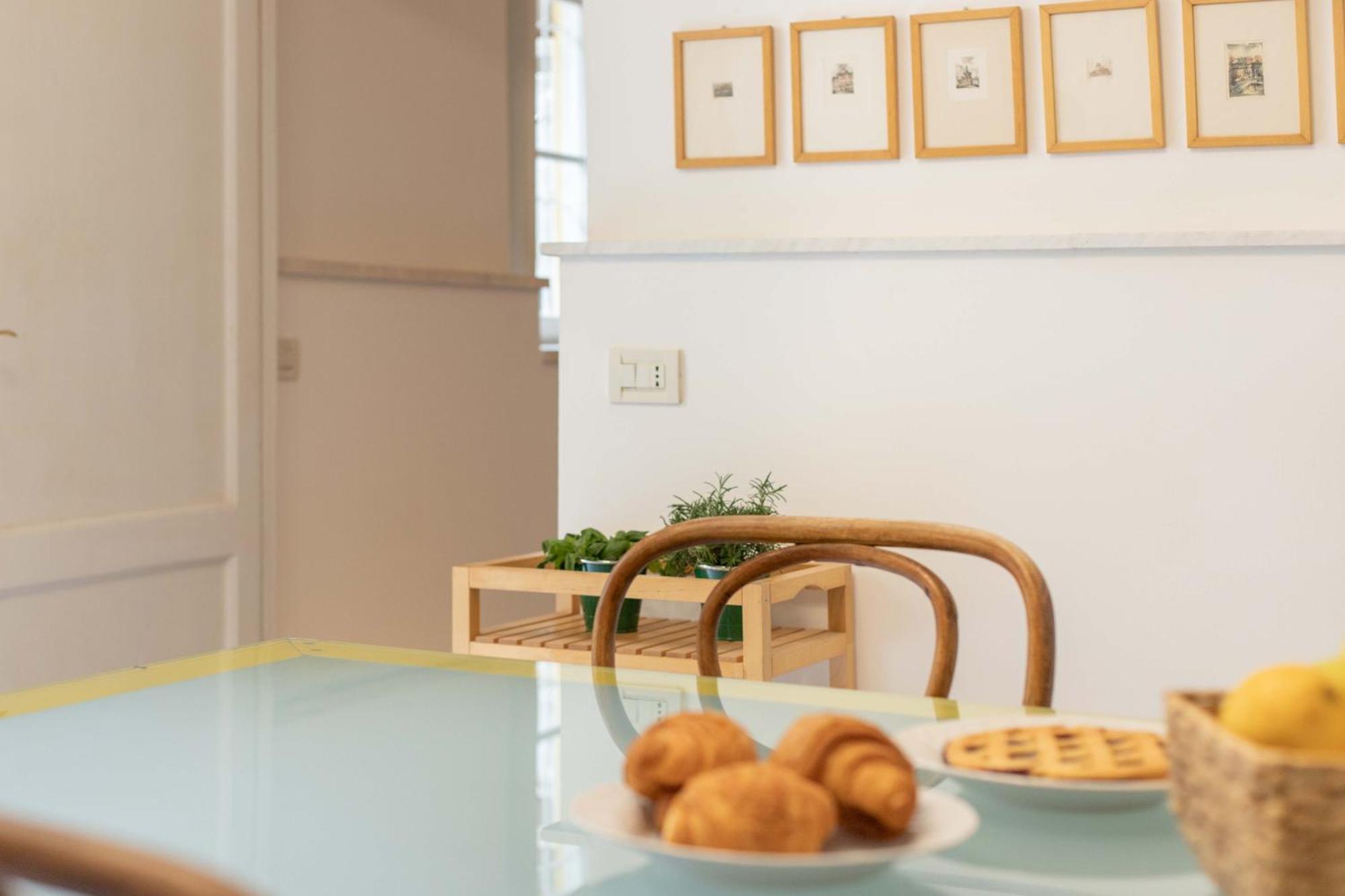 900 - Guest House Ліворно Екстер'єр фото